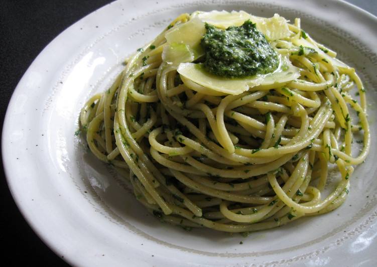 Step-by-Step Guide to Make Perfect Edible Chrysanthemum Pesto