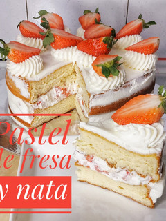 Una foto de Pastel de fresas y nata!