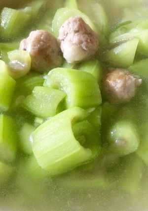 Hình của món Canh mướp thịt viên.