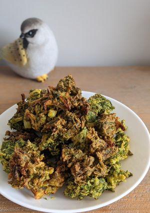 A picture of Kale fritters (kale pakodas).