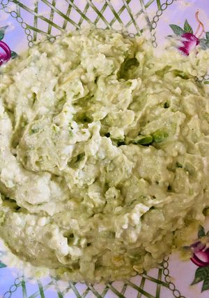 Una foto de CREMA DE 🥑🥑PALTA🥑🥑 (cremosa y muy sabrosa 🤩😋😋)