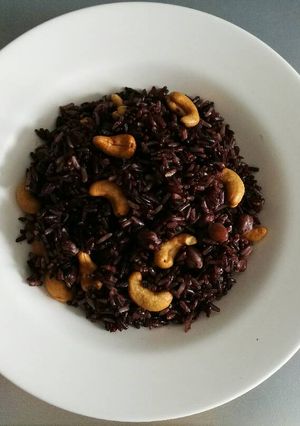 รูปของ ข้าวไรซ์เบอรี่อบเม็ดมะม่วงหิมพานต์