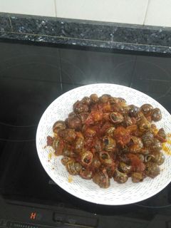 Una foto de Caracoles en salsa vizcaína