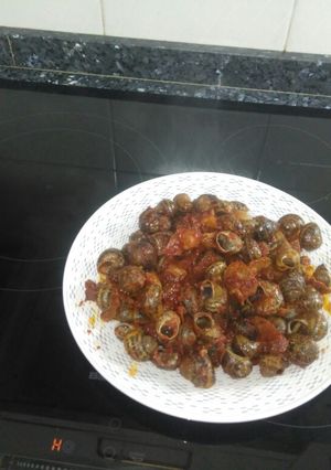 Una foto de Caracoles en salsa vizcaína