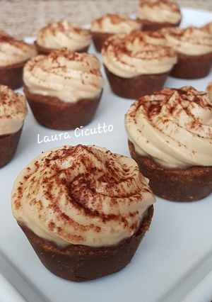 Foto di Tartellette tiramisù senza cottura