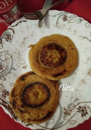A picture of Upside down apple pancakes.