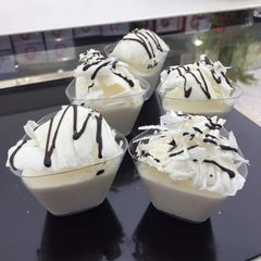 A picture of White chocolate mousse.