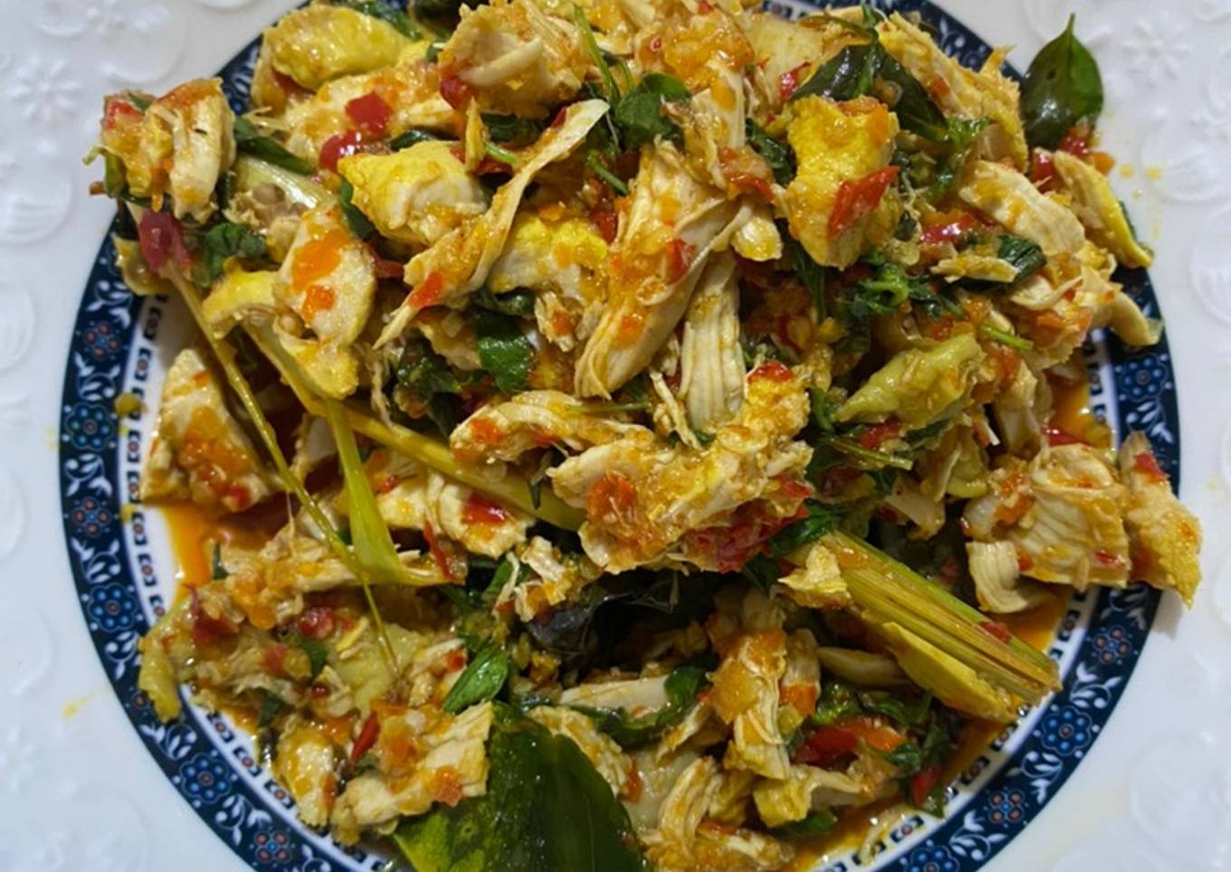 Ayam Suwir Kemangi Bumbu Bali