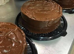 Una foto de Torta de chocolate y manjar