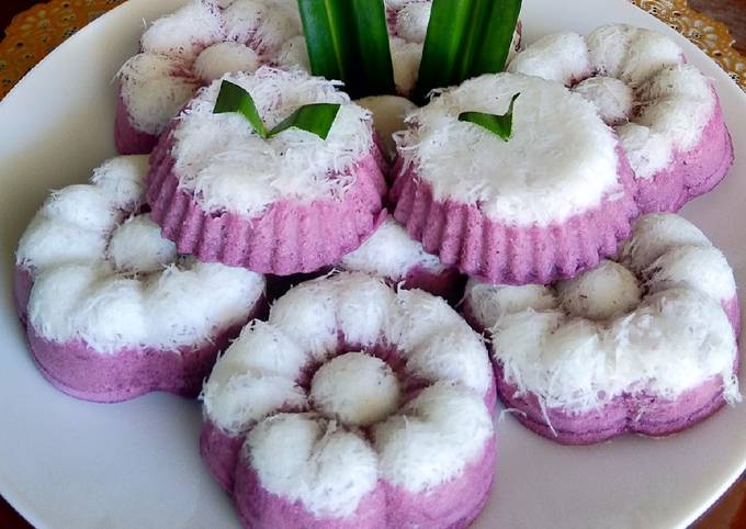 Kue Putu Ayu Ubi Ungu