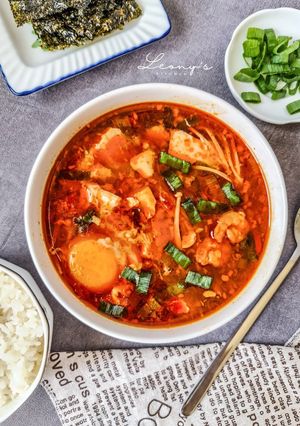 Foto resep Sundubu Jjigae (Korean Spicy Soft Stew)