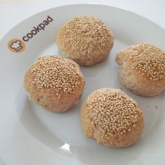 A picture of English Whole Wheat Sweet Buns.