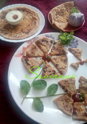 A picture of Aloo Onion Paratha.