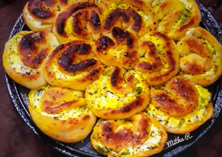 Cheese Garlic Flower Bread