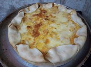 Una foto de Tarta de pollo con tapas de empanadas
