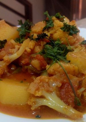 A picture of Cauliflower and Potato.