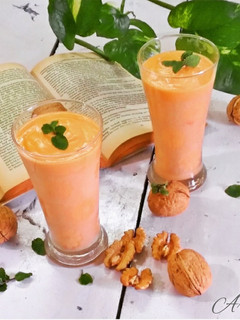 पपाया वॉलनट स्मूदी (papaya walnut smoothie recipe in Hindi) रेसिपी मुख्य फोटो