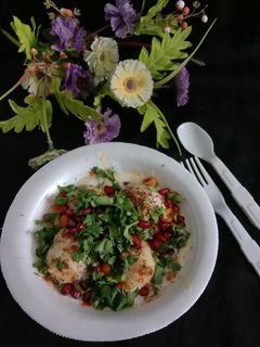 દહીં વડા (Dahi Vada Recipe In Gujarati) રેસીપી મુખ્ય ફોટો