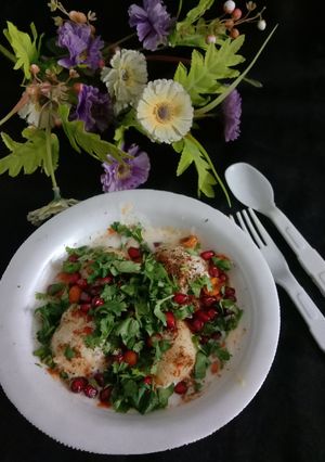 દહીં વડા (Dahi Vada Recipe In Gujarati) રેસીપી મુખ્ય ફોટો