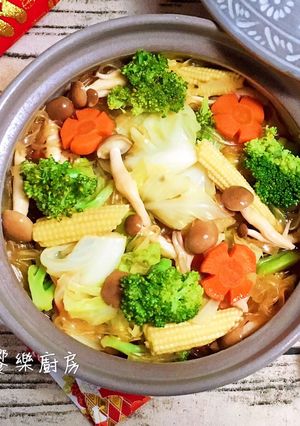 🥕鮮蔬粉絲煲🥦 的食譜成品照片