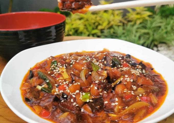 Nakji Bokkeum "Gurita Pedas Ala Korea"