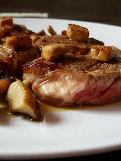 Una foto de Entrecotte con portobello y foie