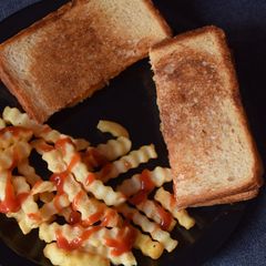 A picture of Bread Smiley Sandwich.