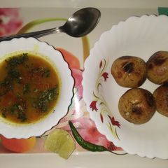 A picture of Cooker Daal baati.