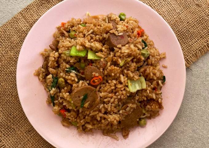Resep Nasi Goreng Sosis oleh Kristina Heryawati - Cookpad