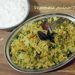 A picture of Aloo matar tehari.