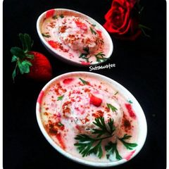 Strawberry flavoured sprouts dahibada A picture of Strawberry flavoured sprouts dahibada.