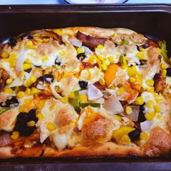 A picture of Colorful pizza.