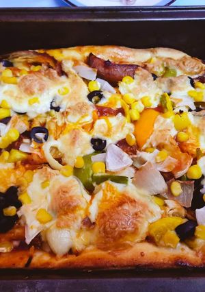 A picture of Colorful pizza.