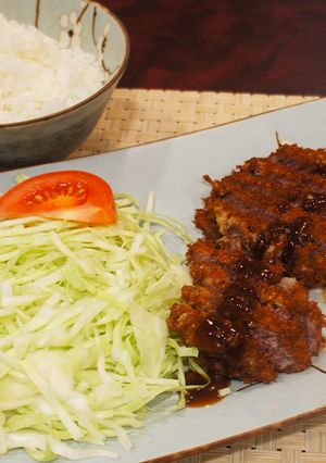 A picture of Gyukatsu – Japanese Beef Cutlet 牛カツの作り方.