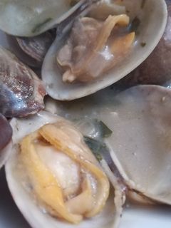 Una foto de Almejas japonesas en salsa de sidra