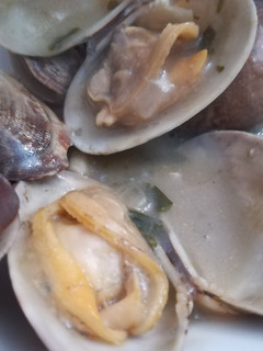 Una foto de Almejas japonesas en salsa de sidra