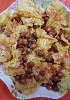 A picture of Cornflakes chivda.