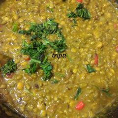 A picture of Moth tadka daal.