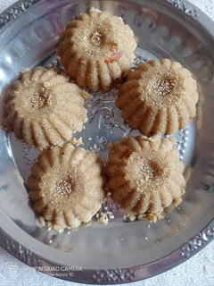 ચૂરમાના લાડુ (Churma na ladu Recipe In Gujarati) રેસીપી મુખ્ય ફોટો