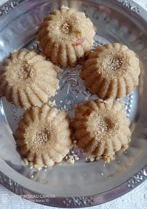 ચૂરમાના લાડુ (Churma na ladu Recipe In Gujarati) રેસીપી મુખ્ય ફોટો