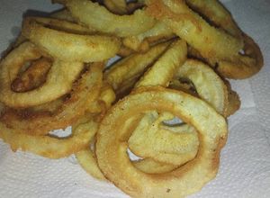 Una foto de Aros de cebolla fritos