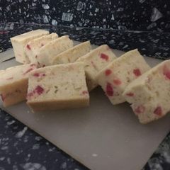 A picture of White tutti fruity cake.