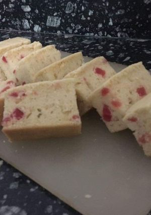 A picture of White tutti fruity cake.