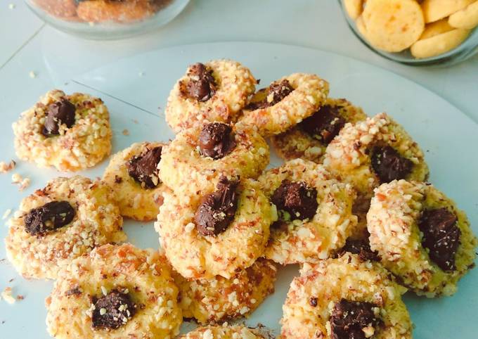 Thumbprint peanut Cookies