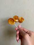 Lollipop cinnamon roll dari pinggiran roti