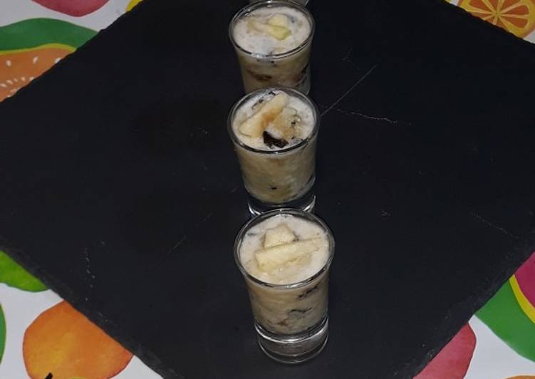 Manzana con higos, algas, miel y leche de coco