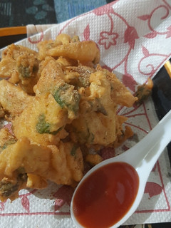 बेसन आलू भजिया (Besan aloo bhajiya recipe in Hindi) रेसिपी मुख्य फोटो