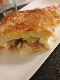 Une photo de Crocs Monsieur savoyard façon gratin