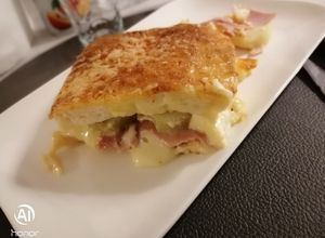 Une photo de Crocs Monsieur savoyard façon gratin