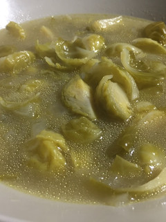 Una foto de Sopa de coles de Bruselas
